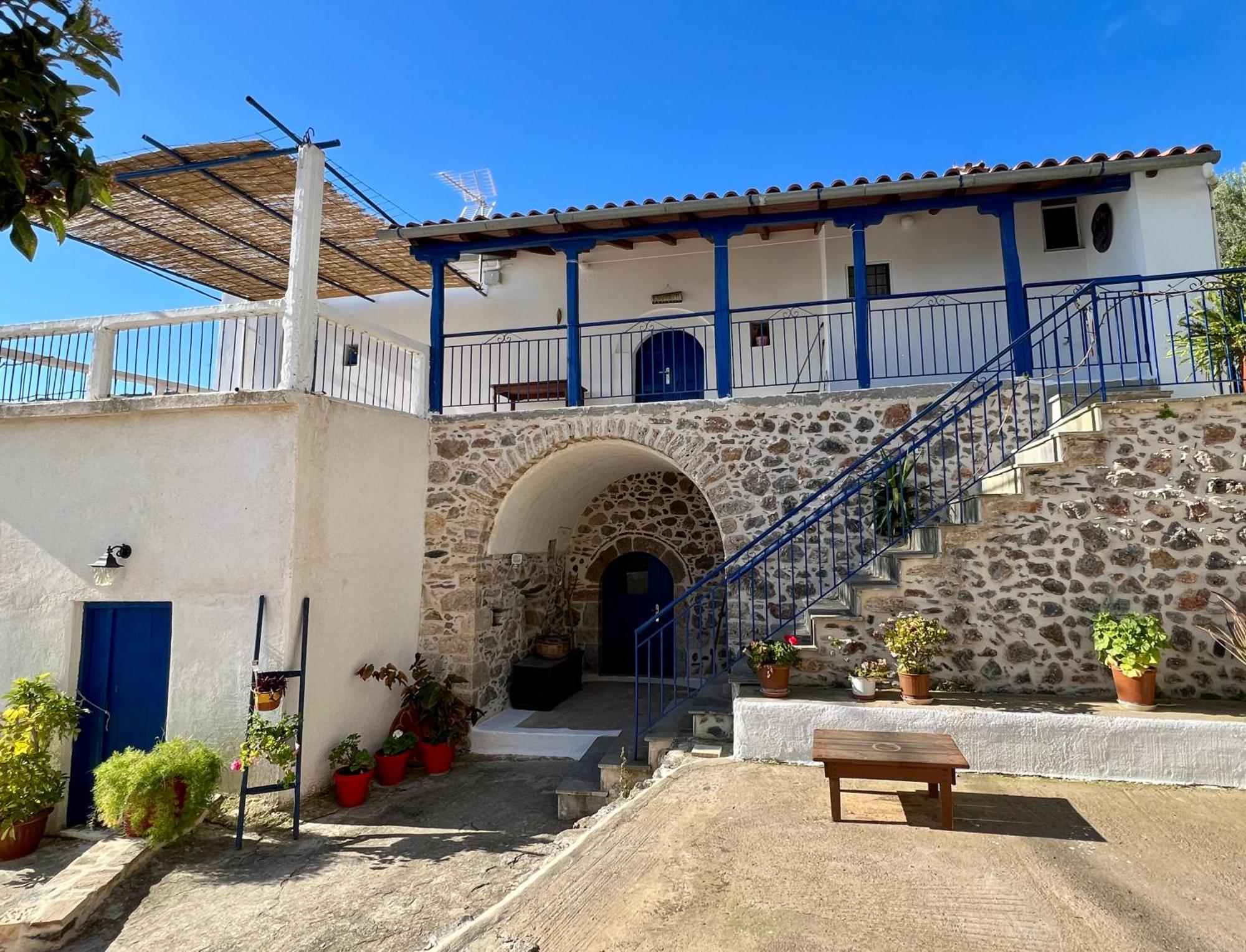 Politeika Traditional House Tiros Exterior photo