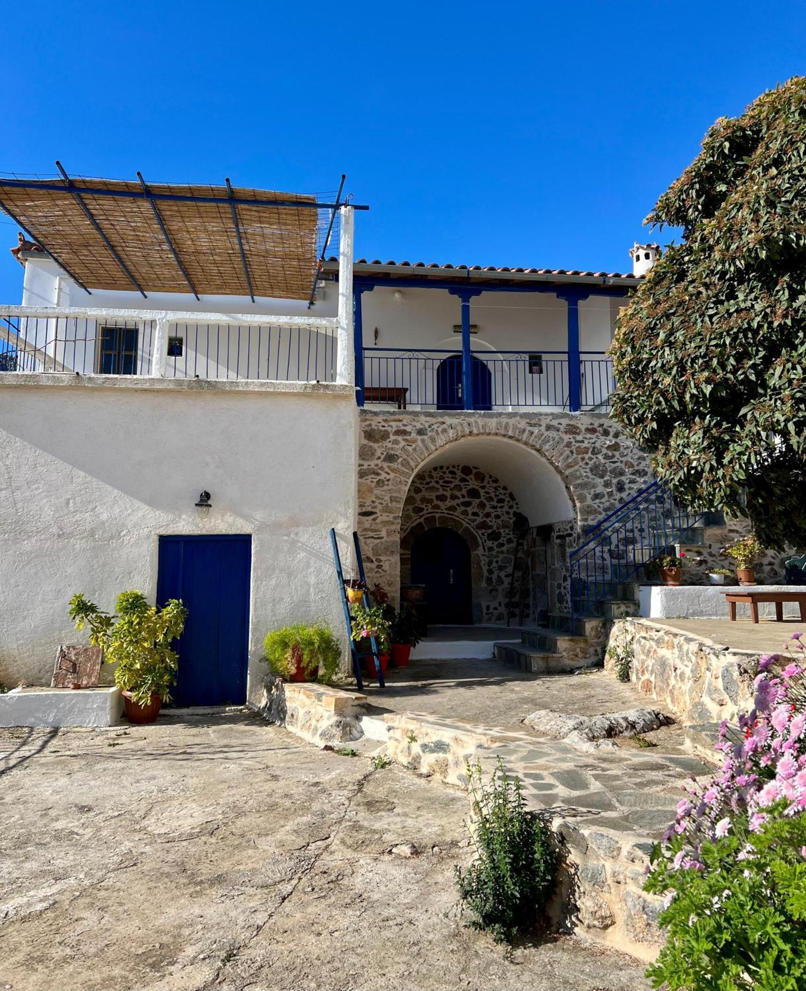 Politeika Traditional House Tiros Exterior photo